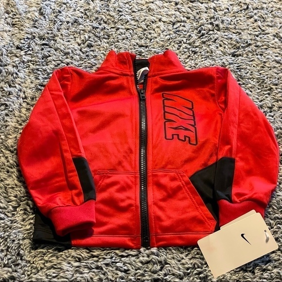 ✅5x Host Pick✅ Nike Sweat Suit, 24M - Picture 8 of 11